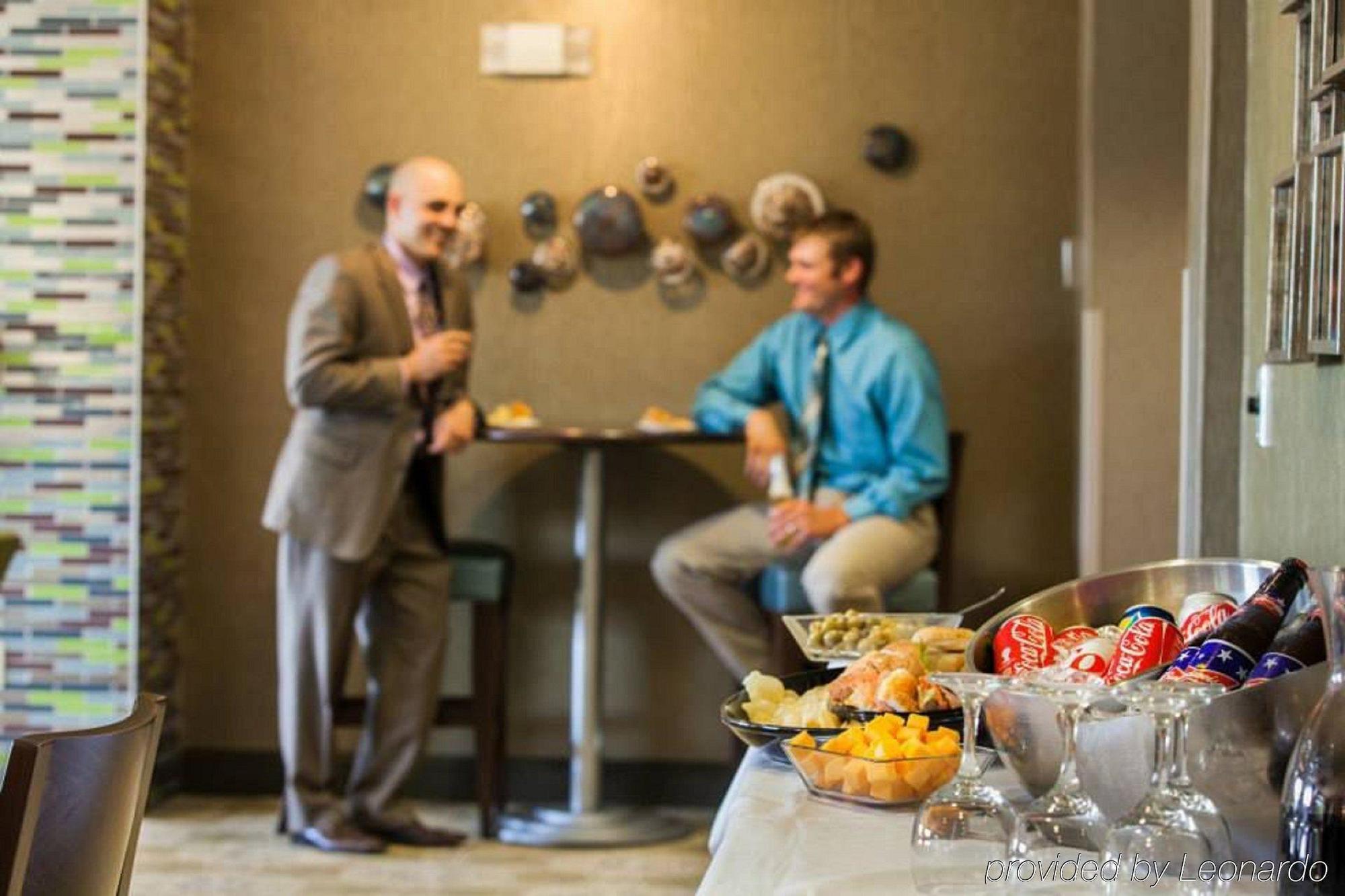 Holiday Inn Express Hotel & Suites Sioux Falls-Brandon By Ihg Buitenkant foto